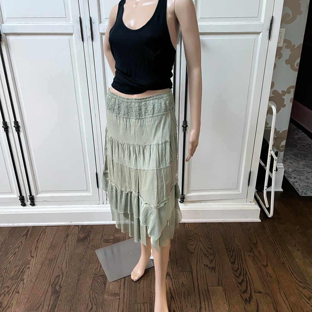 Almost vintage (15+ years old) Free People skirt. Elastic waistband.